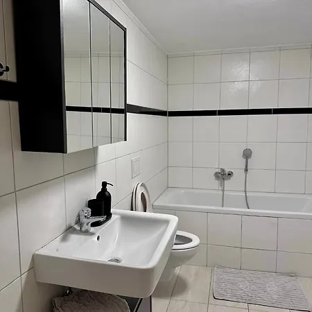 Privatunterkunft Siyen Three Private With 24h Check-in Ammerbuch